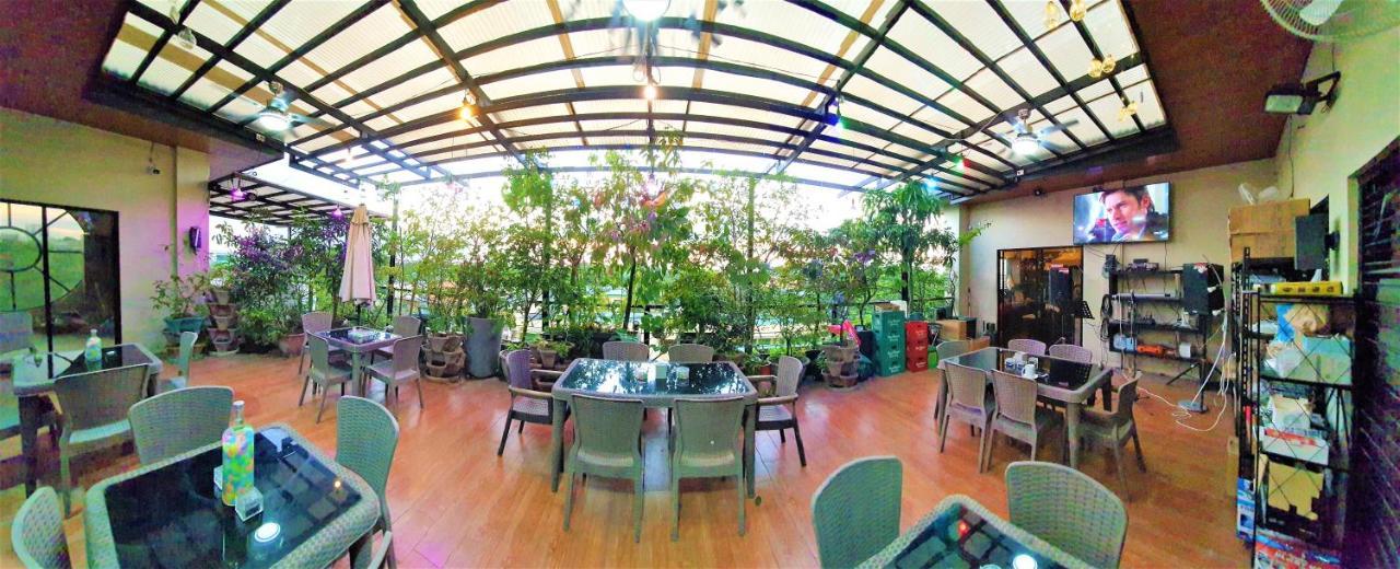 Spiral Suites Hotel เกซอนซิตี้ ภายนอก รูปภาพ