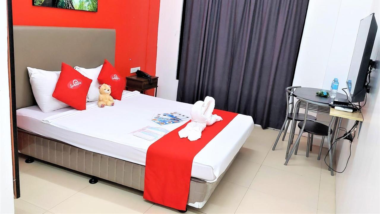 Spiral Suites Hotel เกซอนซิตี้ ภายนอก รูปภาพ