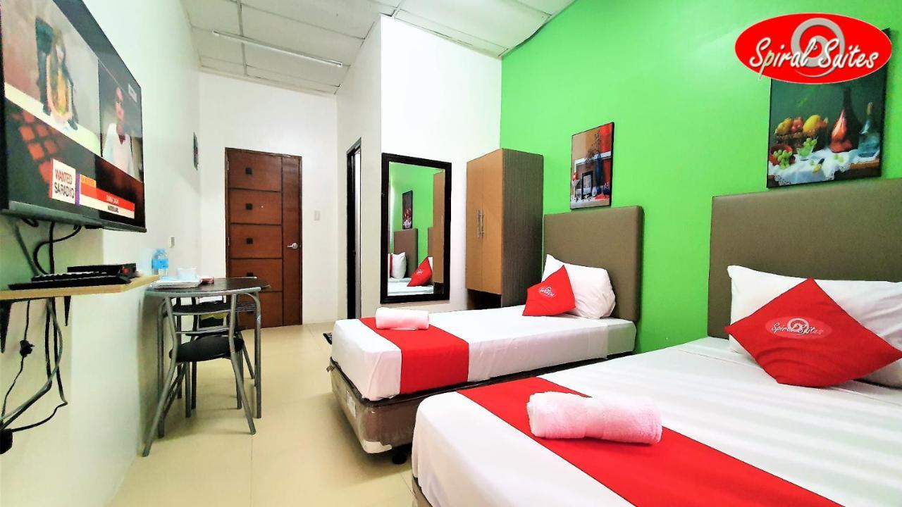 Spiral Suites Hotel เกซอนซิตี้ ภายนอก รูปภาพ