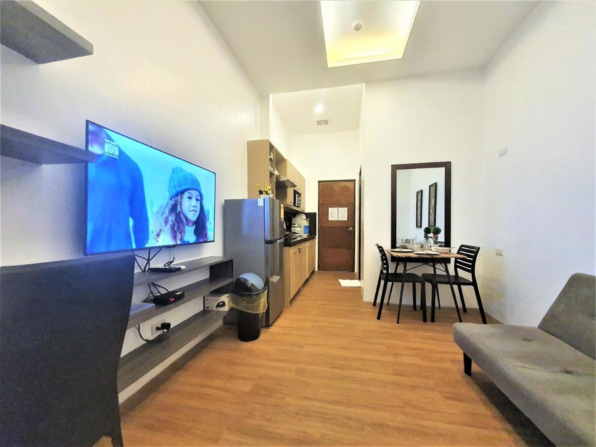 Spiral Suites Hotel เกซอนซิตี้ ภายนอก รูปภาพ