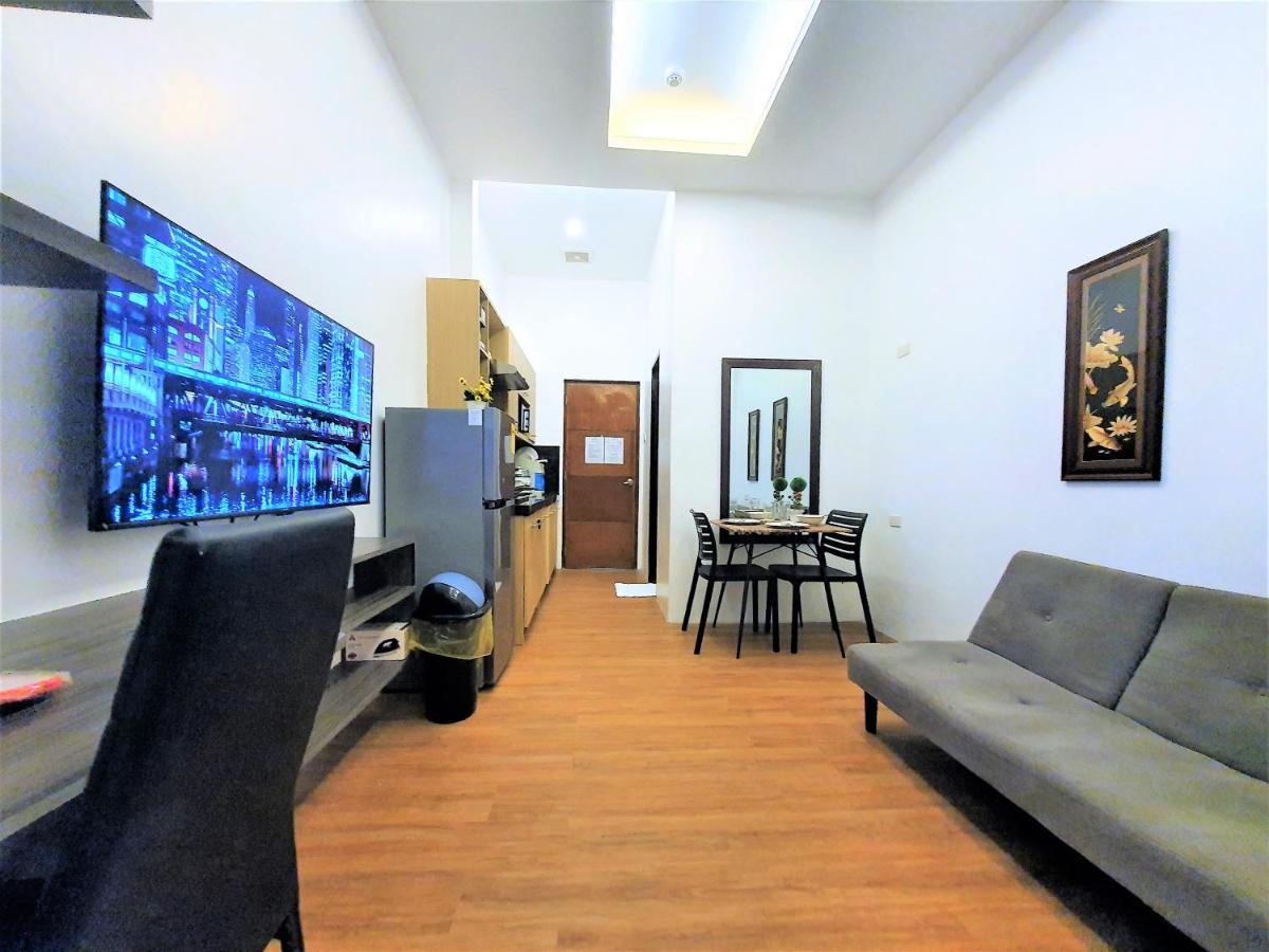 Spiral Suites Hotel เกซอนซิตี้ ภายนอก รูปภาพ