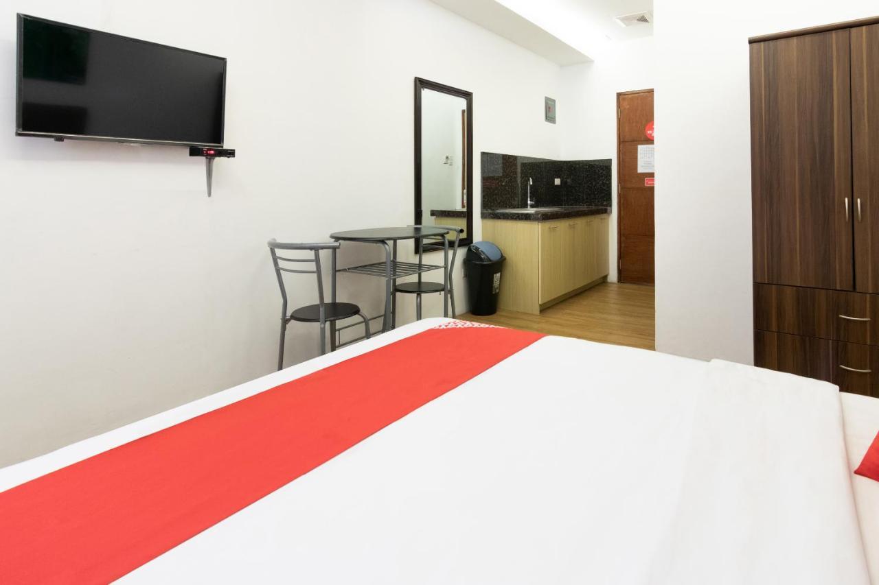 Spiral Suites Hotel เกซอนซิตี้ ภายนอก รูปภาพ