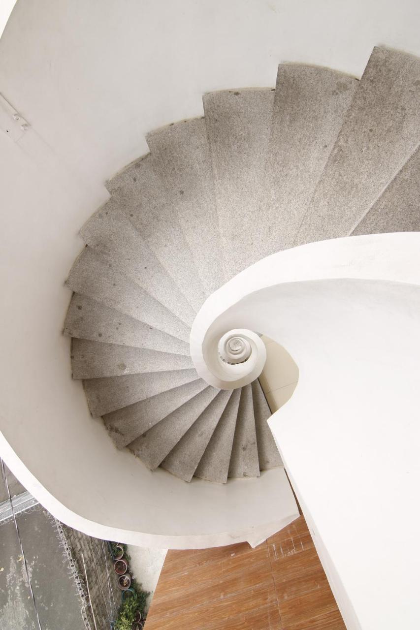 Spiral Suites Hotel เกซอนซิตี้ ภายนอก รูปภาพ